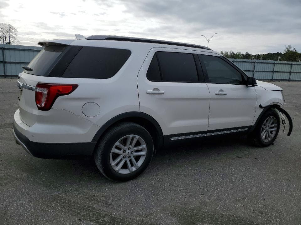 2017 FORD EXPLORER XLT 3