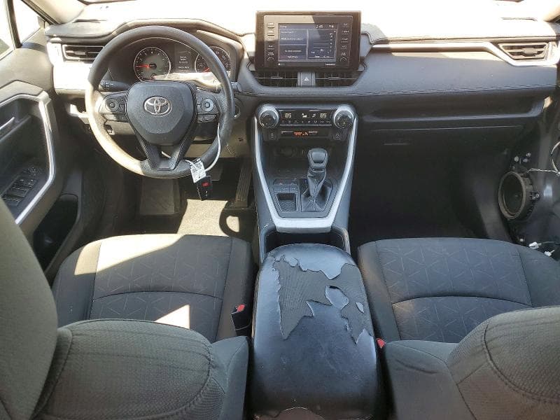 2022 TOYOTA RAV4 XLE 8