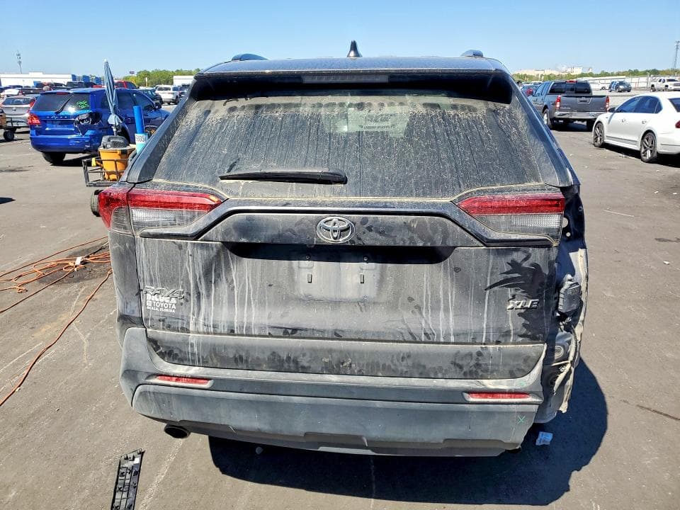 2022 TOYOTA RAV4 XLE 6