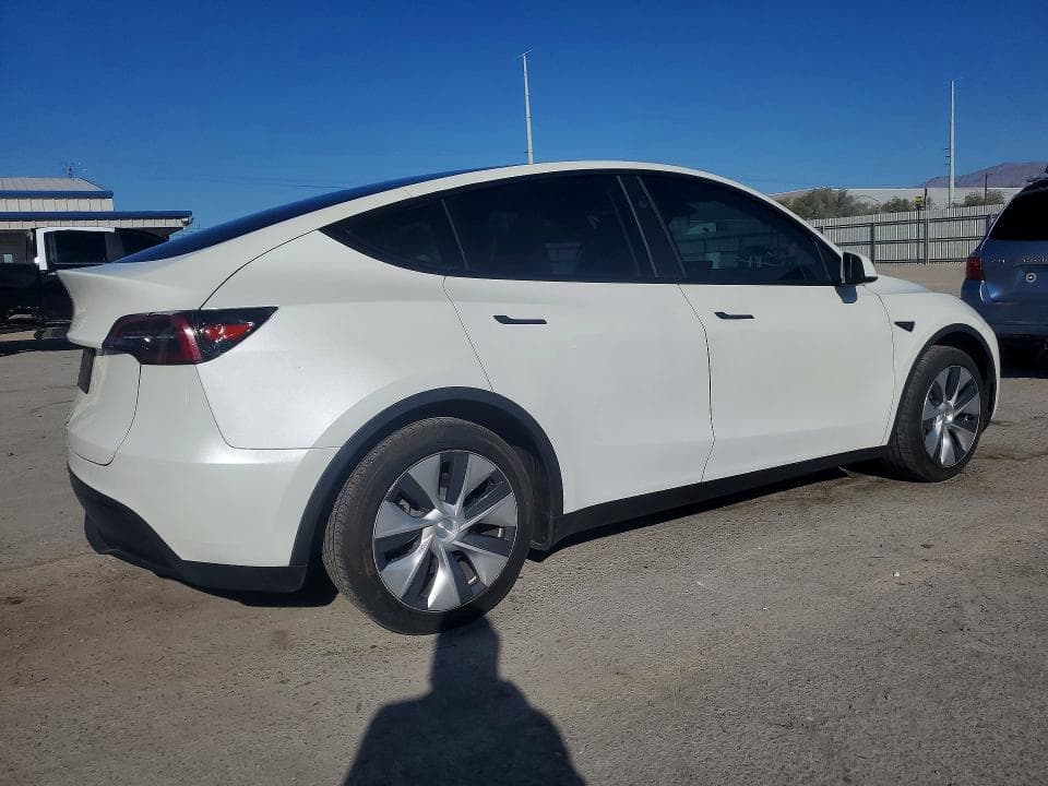 2023 TESLA MODEL Y 3