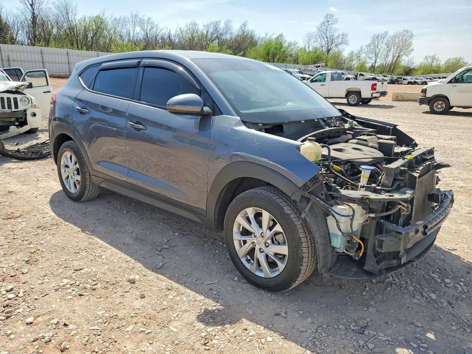 2021 HYUNDAI TUCSON SE 4