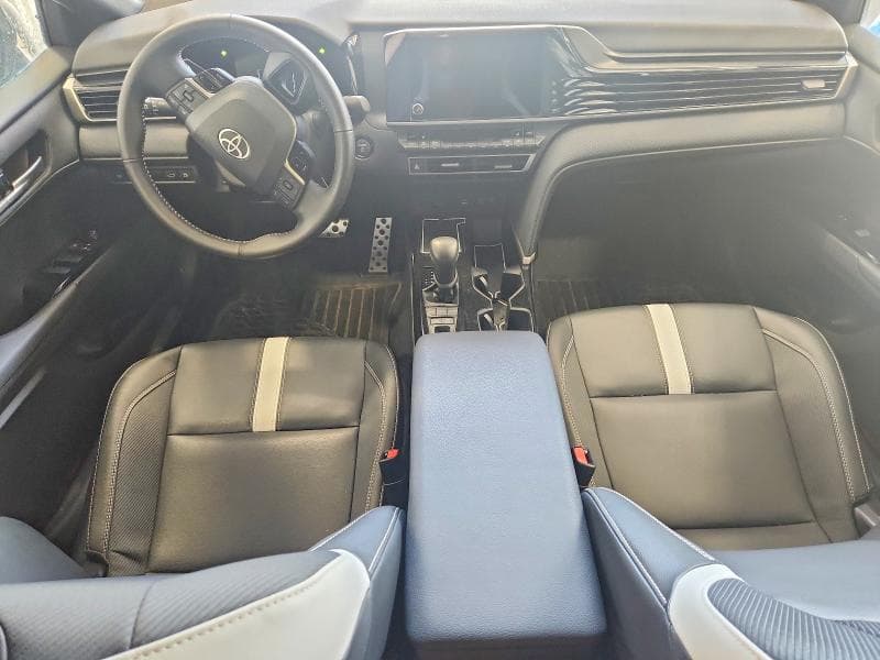 2025 TOYOTA CAMRY SE 8