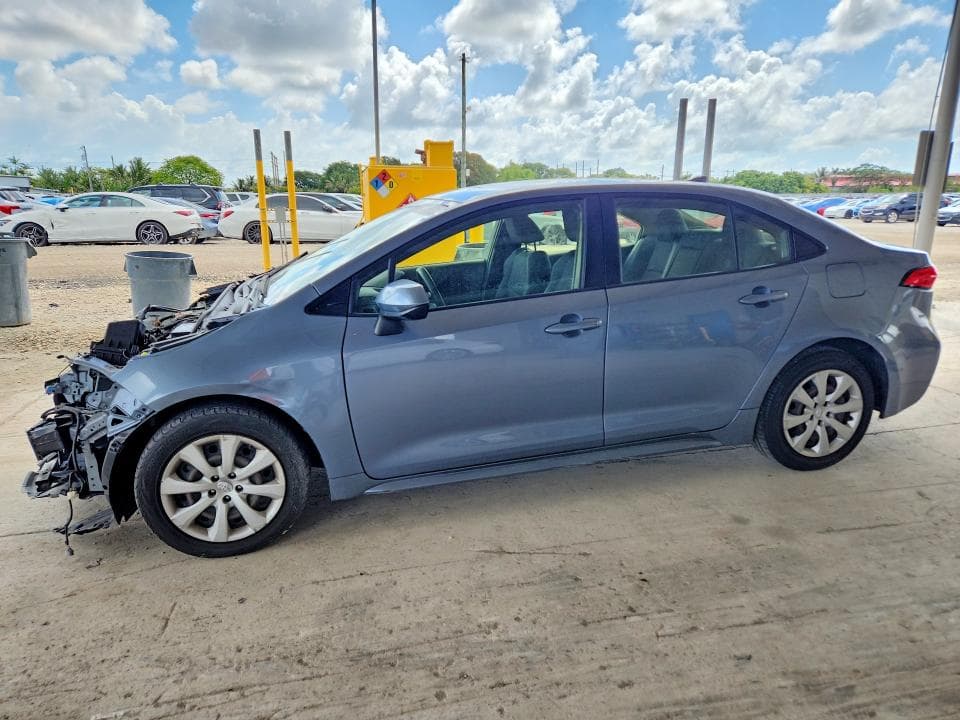 2022 TOYOTA COROLLA LE - 1