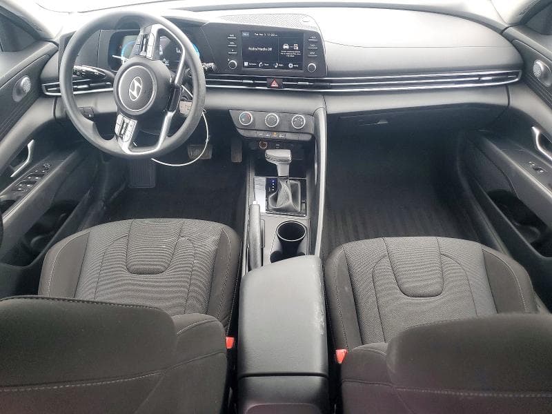2025 HYUNDAI ELANTRA SE 8