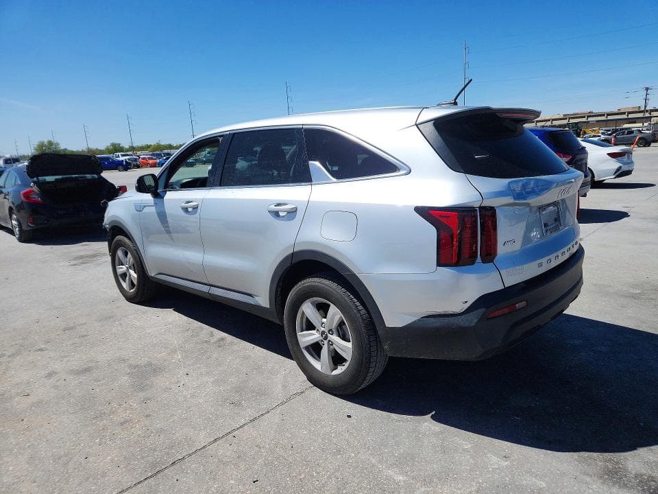 2022 KIA SORENTO LX 2