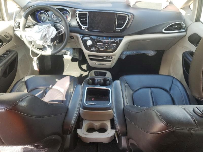 2023 CHRYSLER PACIFICA TOURING L 8