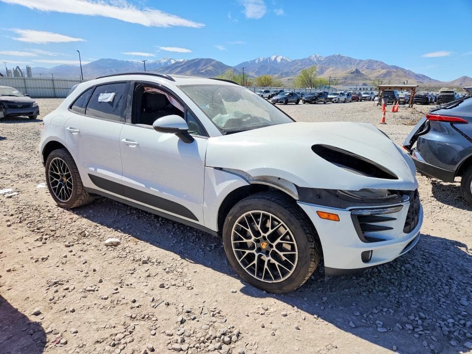 2017 PORSCHE MACAN S 4