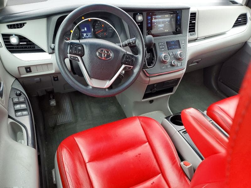 2017 TOYOTA SIENNA LE 8-PASSENGER 8