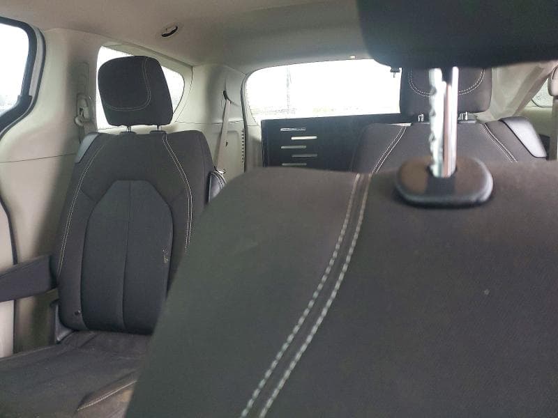 2022 CHRYSLER VOYAGER 10