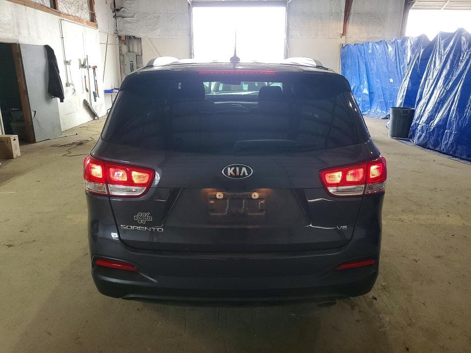 2017 KIA SORENTO LX V6 6