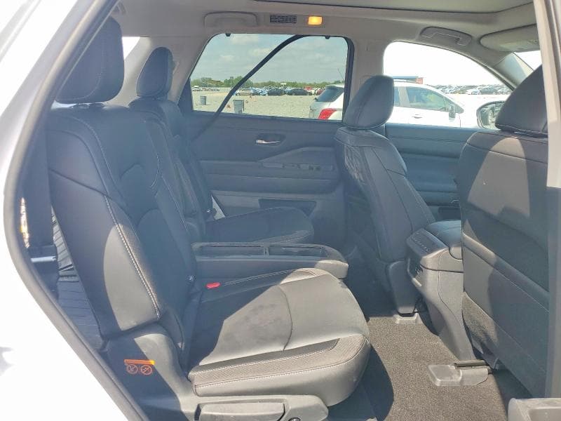 2025 NISSAN PATHFINDER SL 11