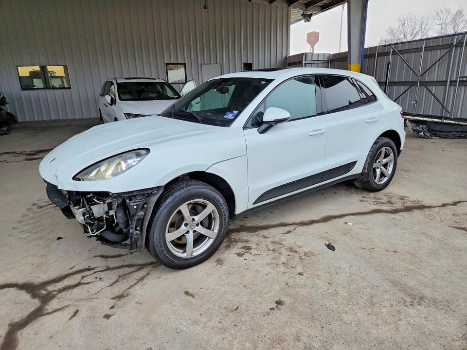 2017 PORSCHE MACAN - 1