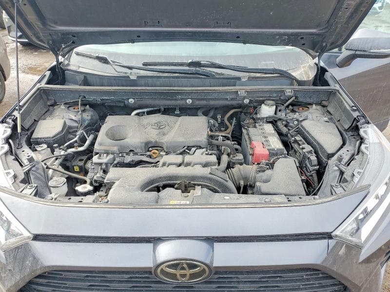 2021 TOYOTA RAV4 XLE 12