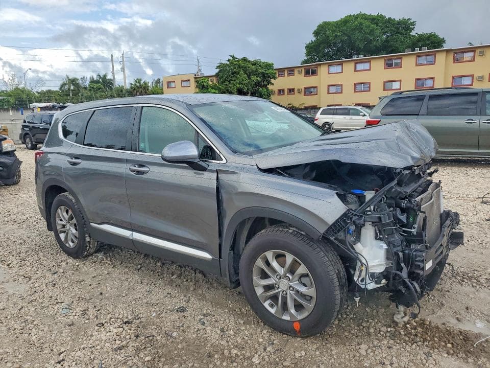 2020 HYUNDAI SANTA FE SE 4