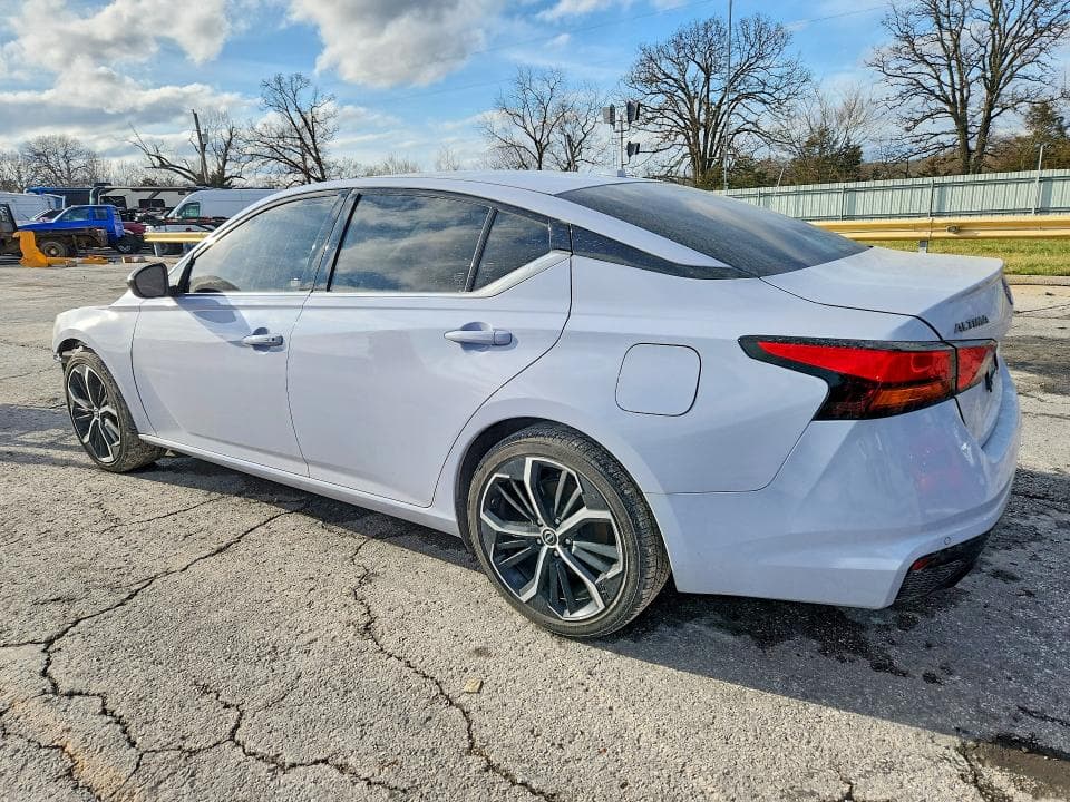 2024 NISSAN ALTIMA SR 2