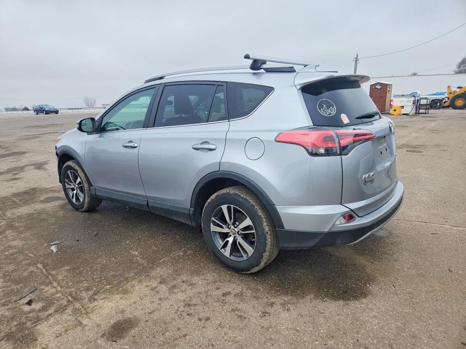2017 TOYOTA RAV4 XLE 2