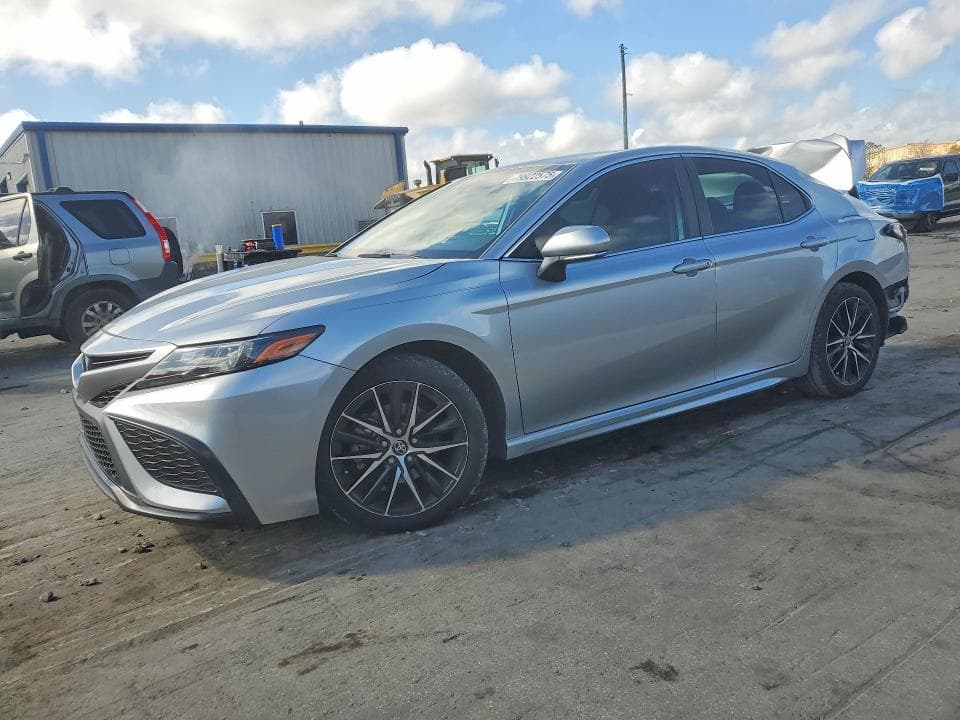 2024 TOYOTA CAMRY SE - 1