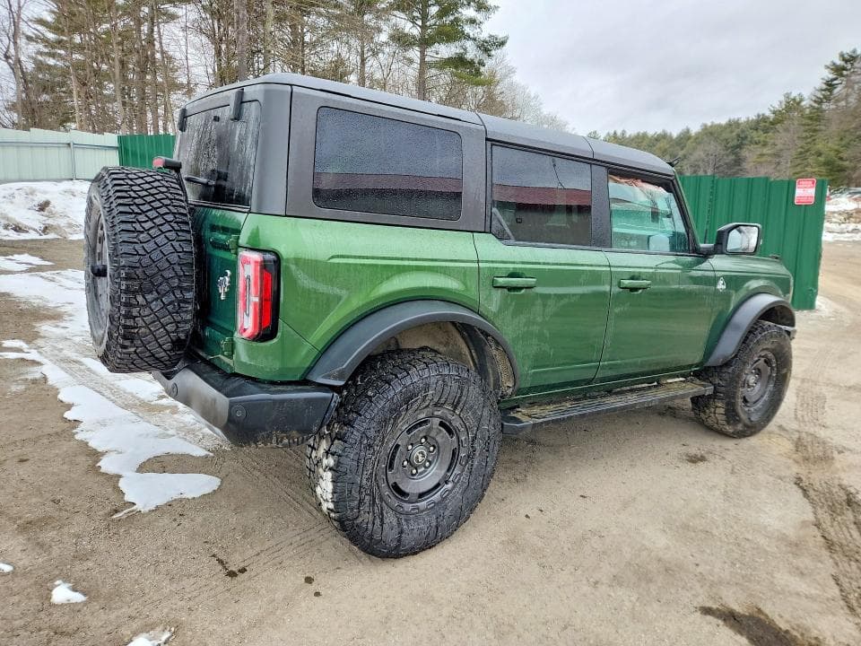 2024 FORD BRONCO OUTER BANKS 3