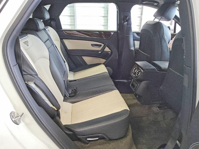 2017 BENTLY BENTAYGA 10