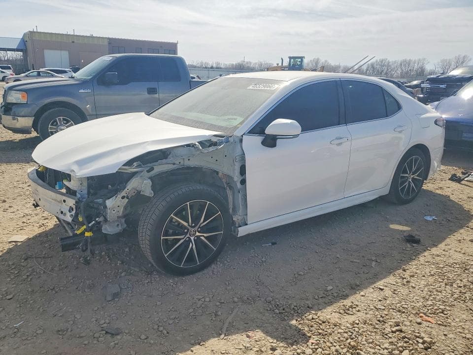2024 TOYOTA CAMRY SE