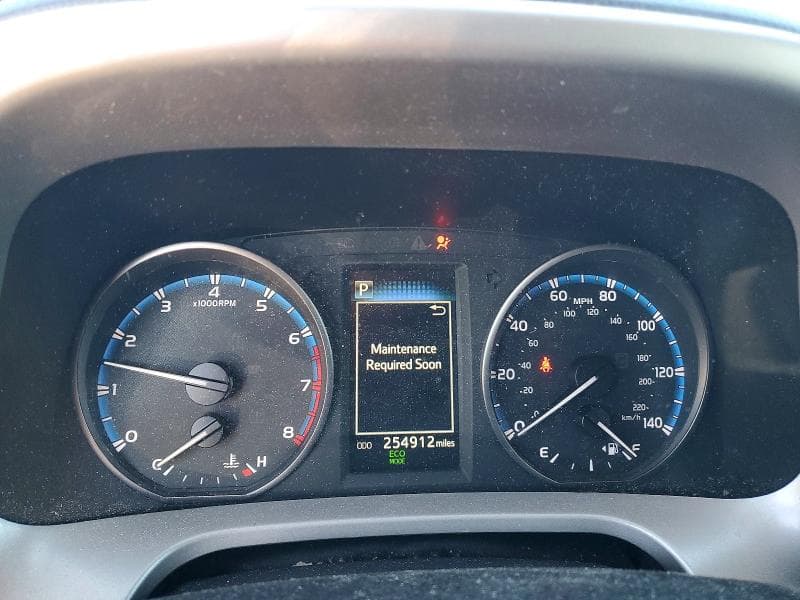 2017 TOYOTA RAV4 XLE 9