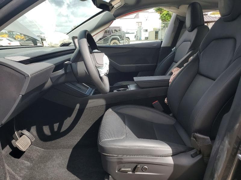 2026 TESLA MODEL Y 7