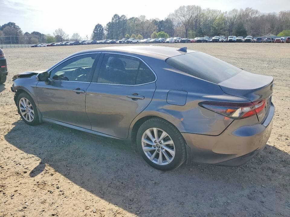 2022 TOYOTA CAMRY LE 2