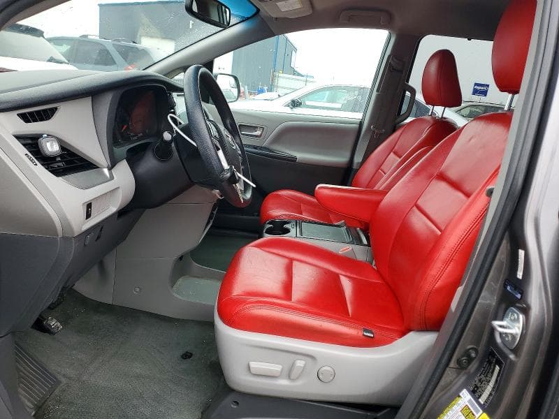2017 TOYOTA SIENNA LE 8-PASSENGER 7