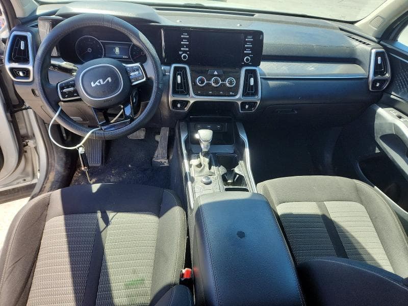 2022 KIA SORENTO LX 8