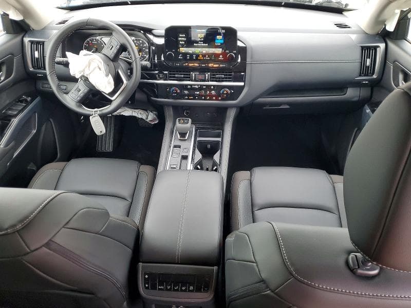 2025 NISSAN PATHFINDER SL 8