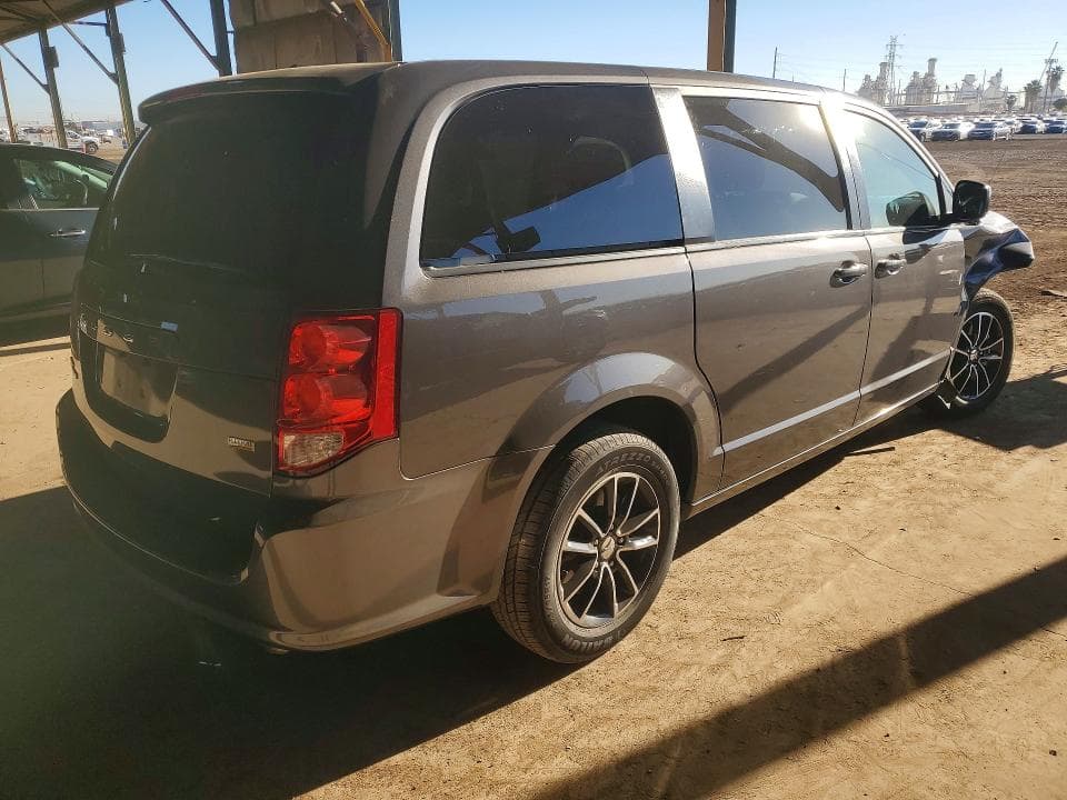 2018 DODGE GRAND CARAVAN SE 3
