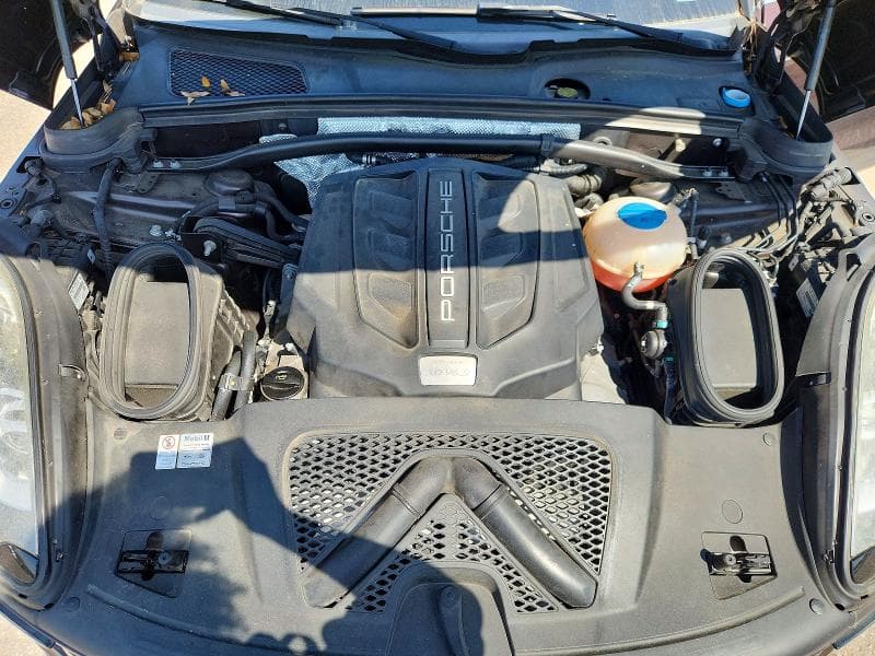 2018 PORSCHE MACAN S 12