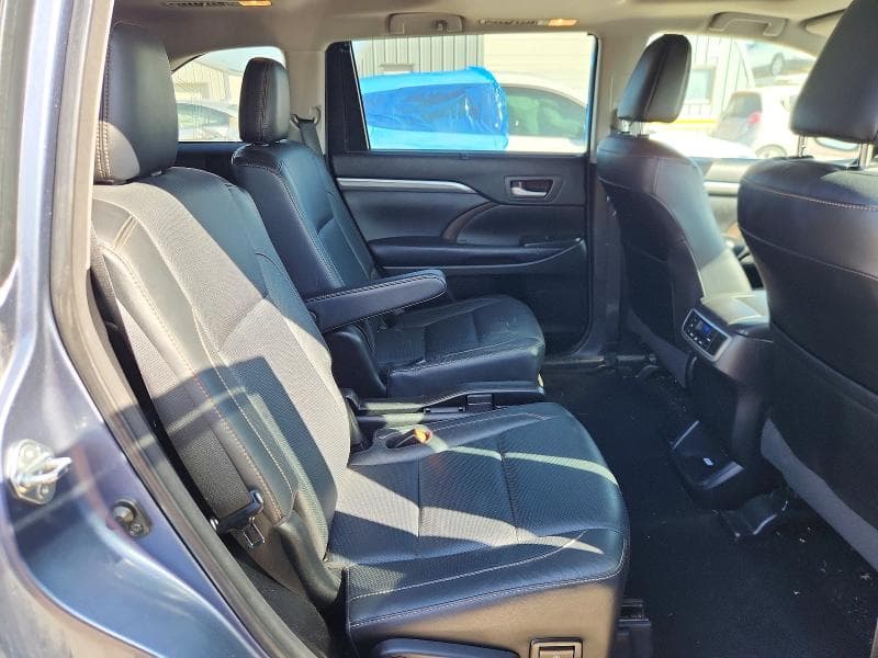 2018 TOYOTA HIGHLANDER LIMITED 11