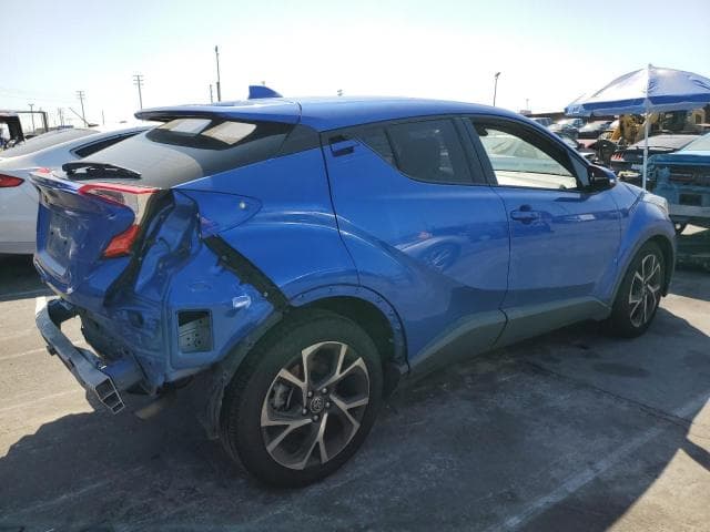 2019 TOYOTA C-HR XLE 3