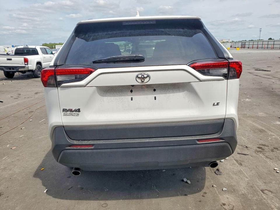 2020 TOYOTA RAV4 LE 6