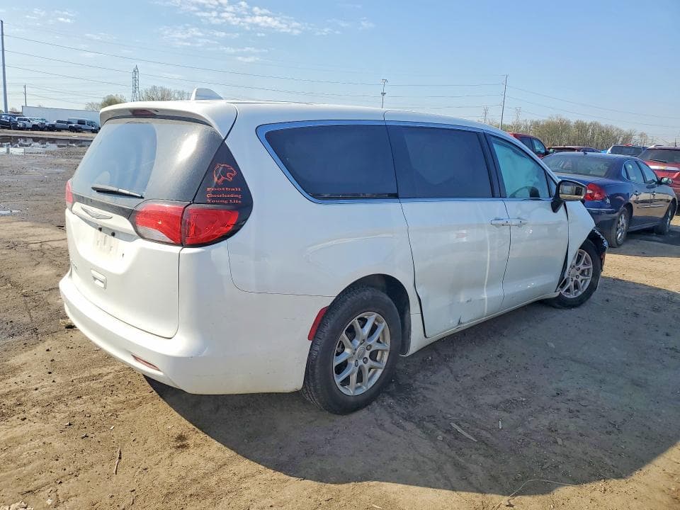 2017 CHRYSLER PACIFICA TOURING 6
