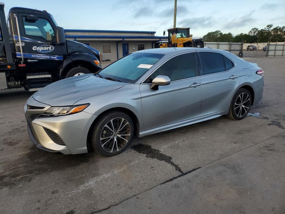 2020 TOYOTA CAMRY SE - 1