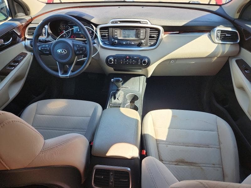2017 KIA SORENTO LX 8