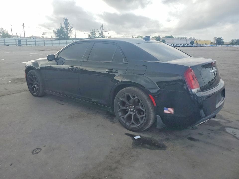 2019 CHRYSLER 300 TOURING 2