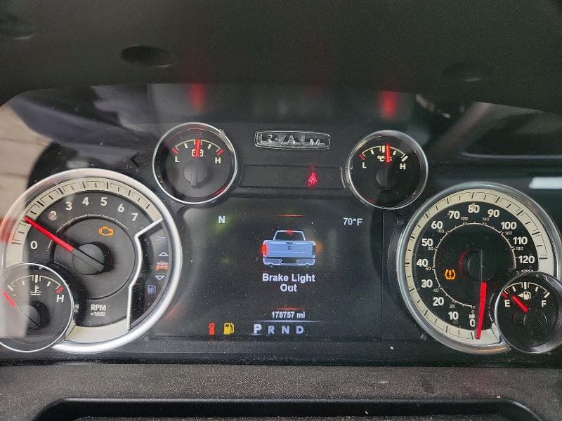 2017 RAM 1500 SLT 9