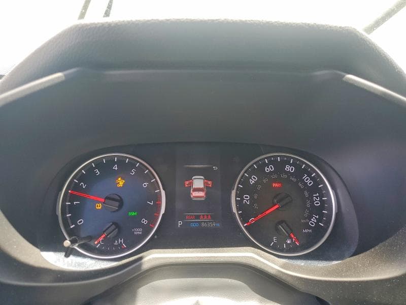 2021 TOYOTA RAV4 XLE 9