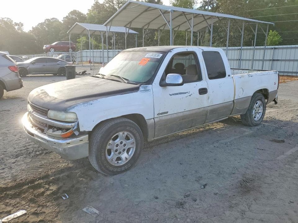 2000 CHEVROLET SILVERADO - 1