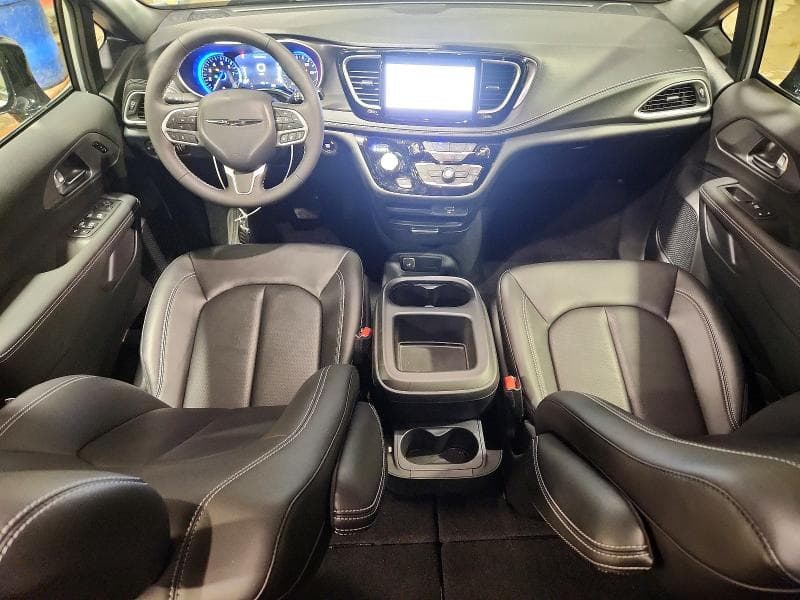 2026 CHRYSLER PACIFICA SELECT 8