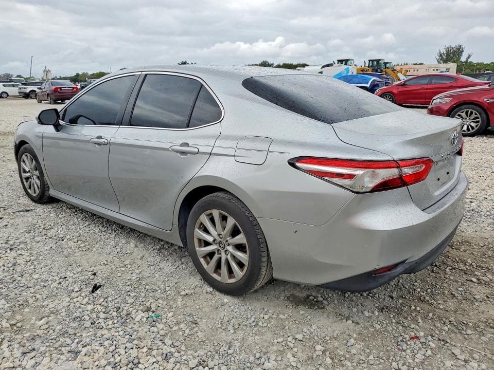 2018 TOYOTA CAMRY LE 2