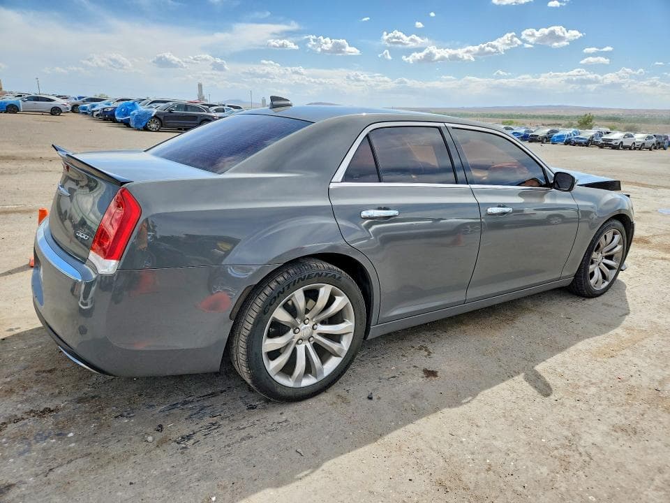 2018 CHRYSLER 300 LIMITED 3