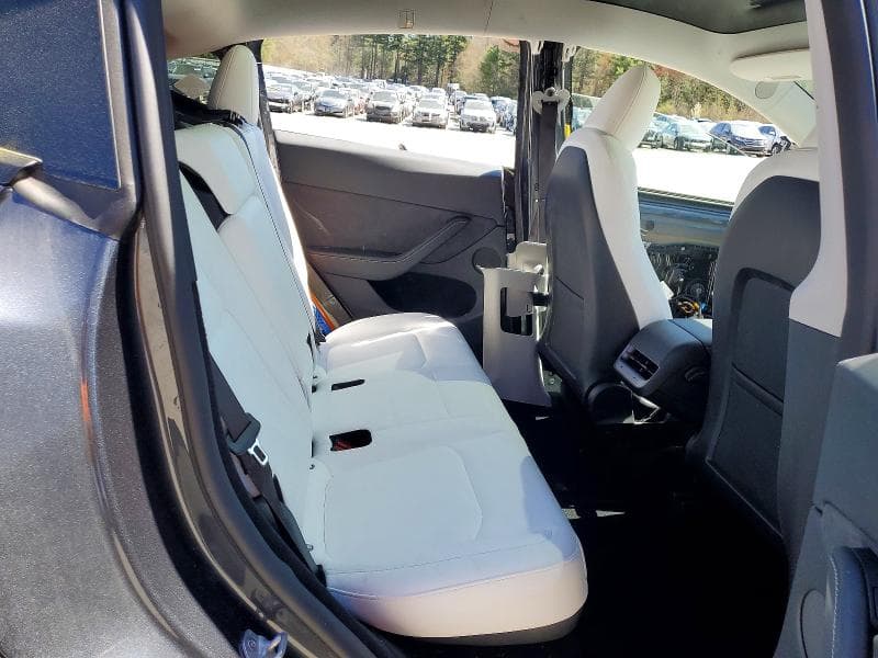 2024 TESLA MODEL Y 10