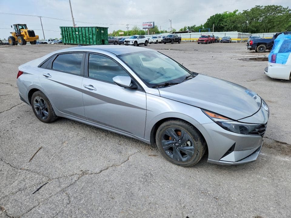 2021 HYUNDAI ELANTRA SEL 4