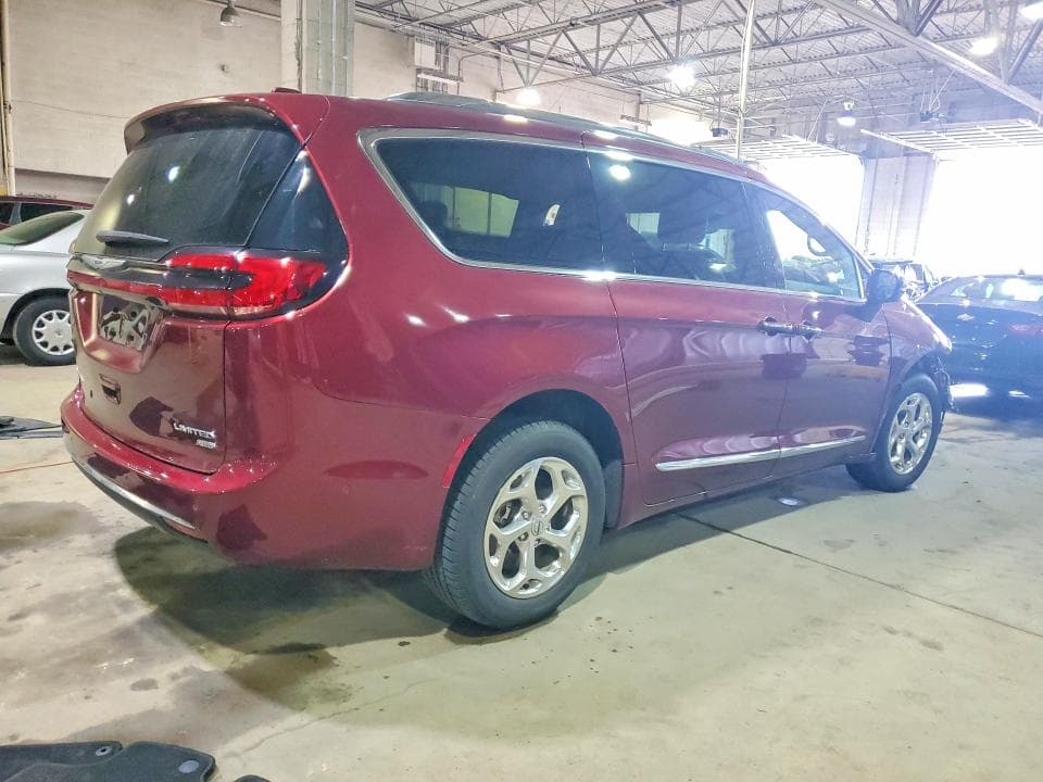 2021 CHRYSLER PACIFICA LIMITED 3