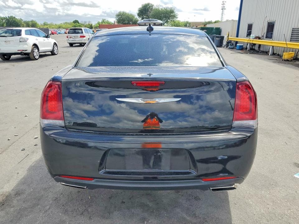 2019 CHRYSLER 300 S 6