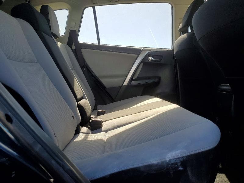 2017 TOYOTA RAV4 XLE 11